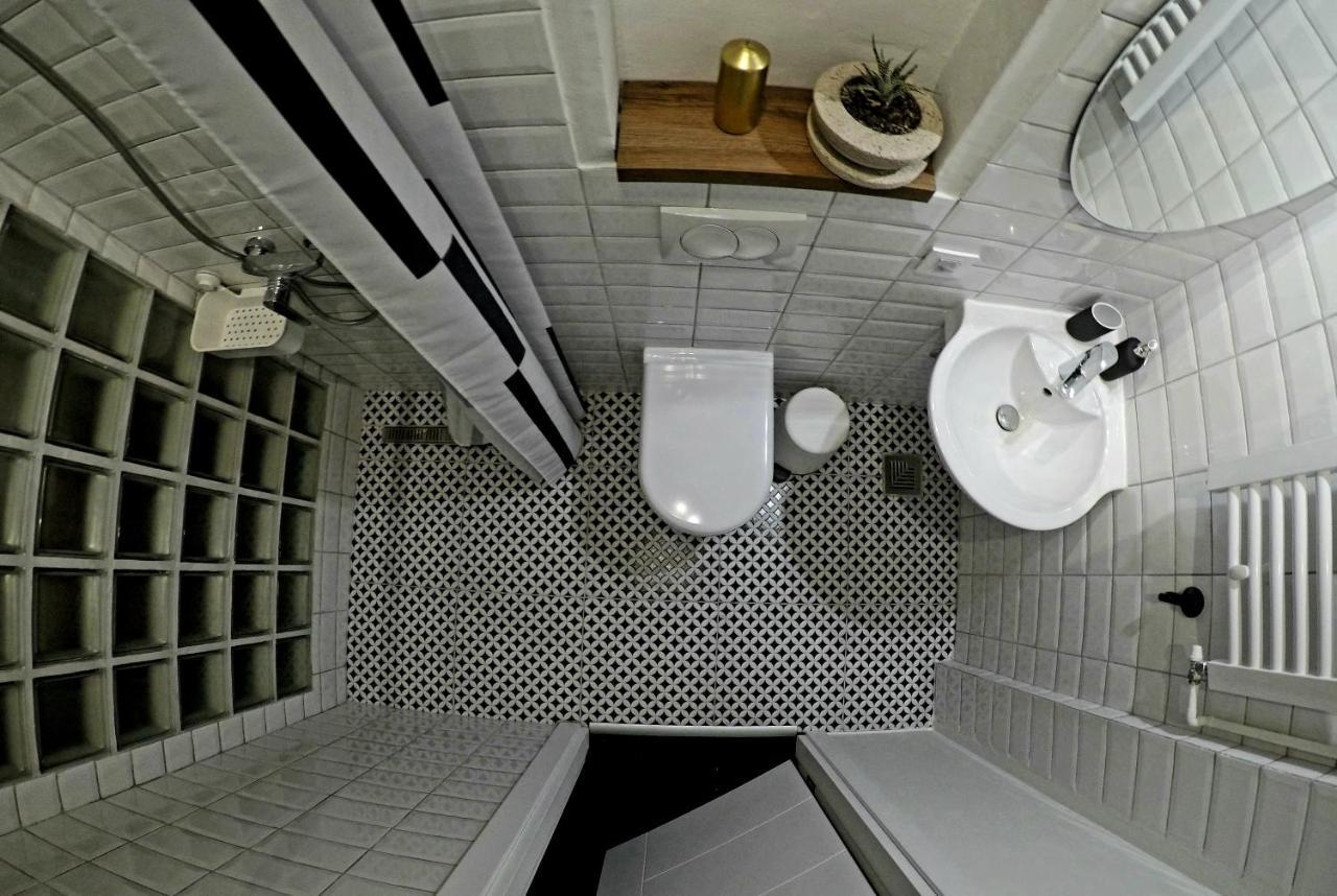 Studio Apartment "Savski Trg" Belgrado Buitenkant foto